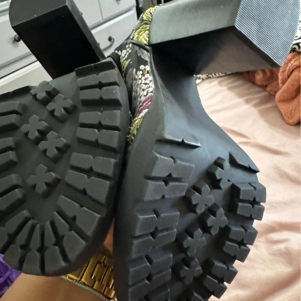 Floral Lace-Up Platform Boots - Picture 5 of 5